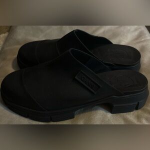 Ganni Women’s Black Lug Sole Clogs Size 41 EU 11 US
